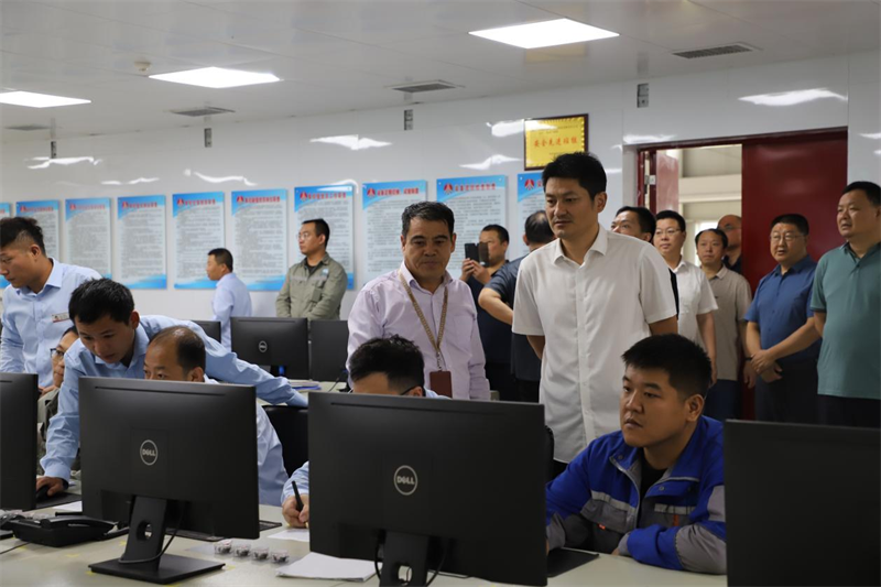 桐柏縣委常委、紀(jì)委書記郭廣全一行到淮源公司調(diào)研指導(dǎo)1.png